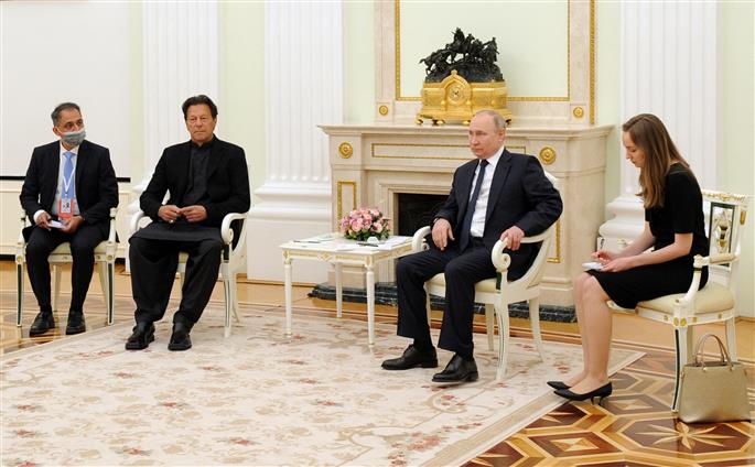 Pakistan PM Imran Khan meets Russian President Putin amidst Ukraine conflict; discusses developments in South Asia