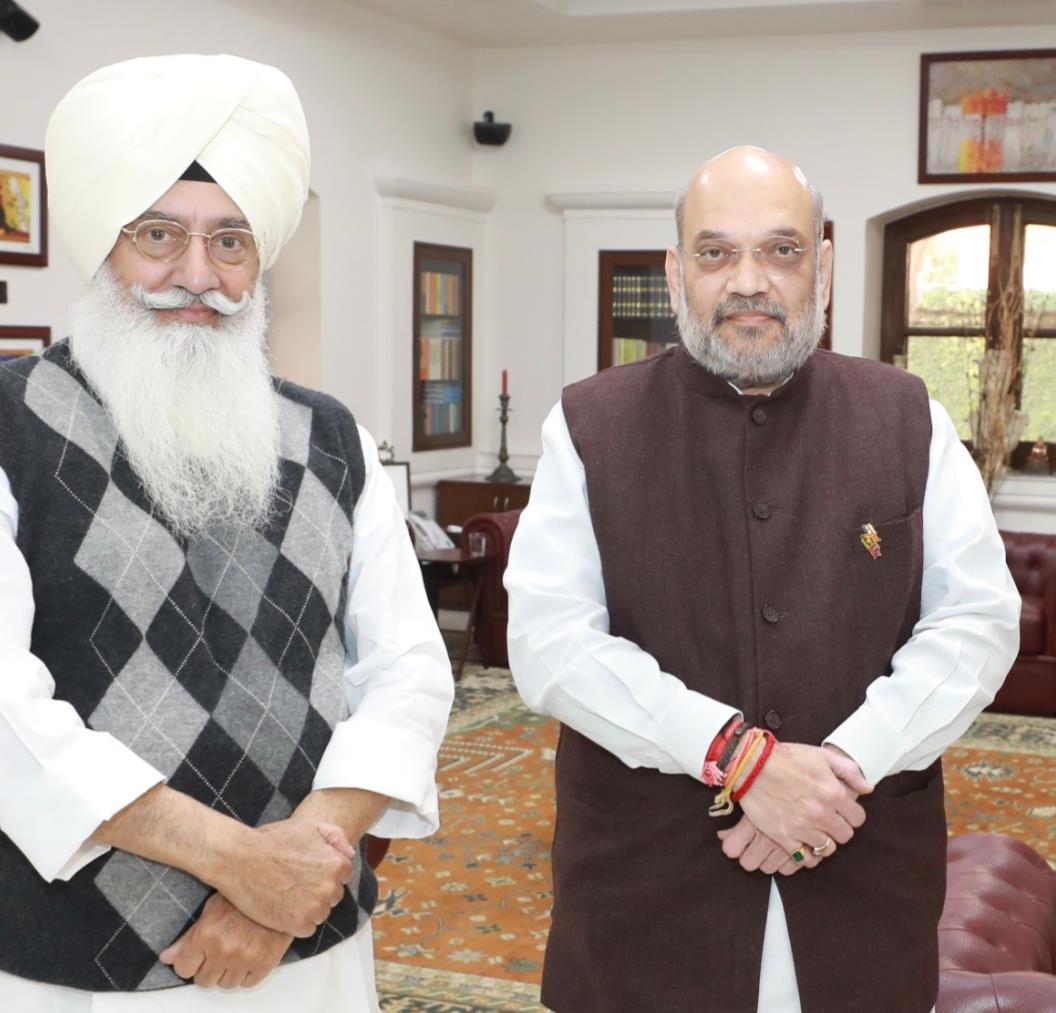 Amit Shah praises Radha Soami dera chief Gurinder Singh Dhillon for social  service