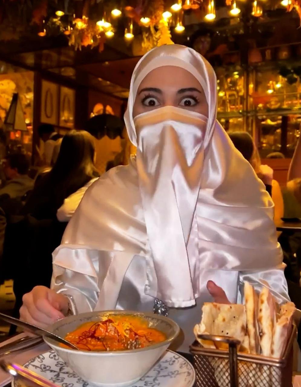 Spanish woman tries Indian food for the first time; you can’t miss her reaction