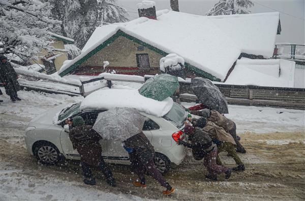 Holiday in Shimla today after roads blocked due to heavy snowfall