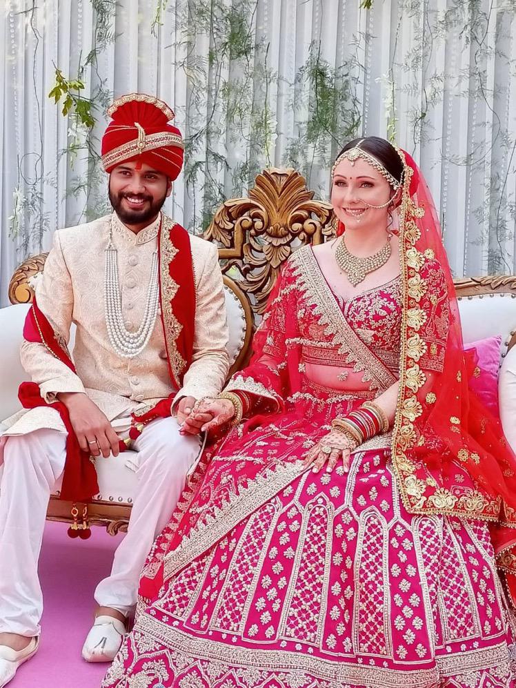 Picture: British diplomat marries Indian man, netizens fall in love with the 'beautiful bride in red lehenga'