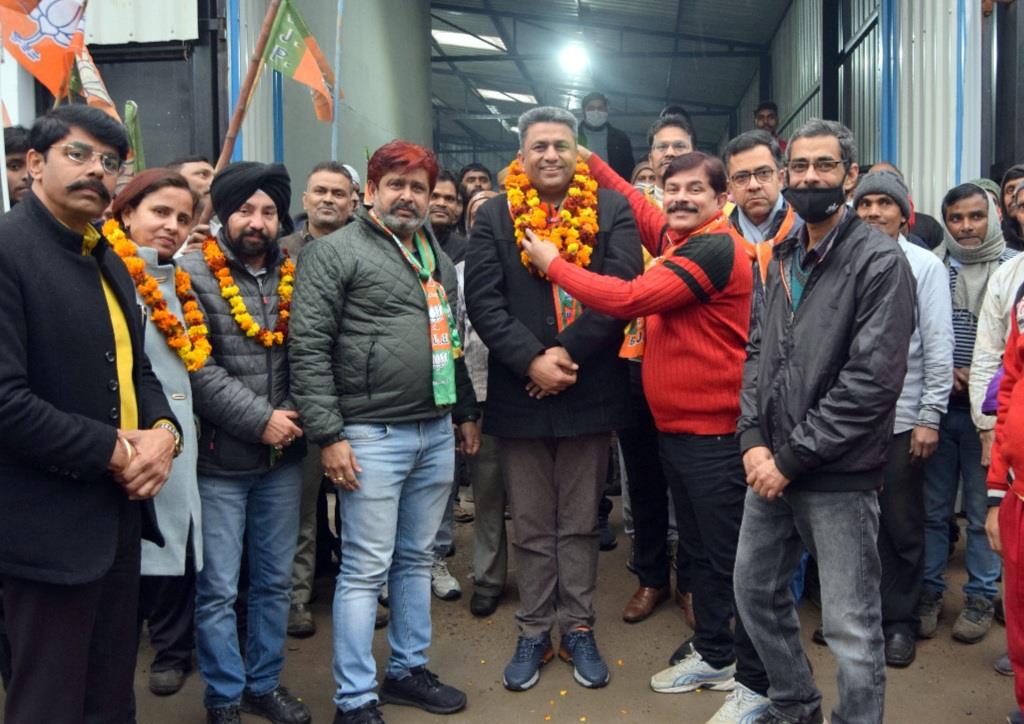 If voted to power, BJP will revise industrial policy, says Vashisht