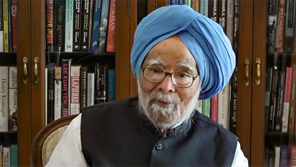 BJP's nationalism fake, based on divide and rule: Manmohan Singh