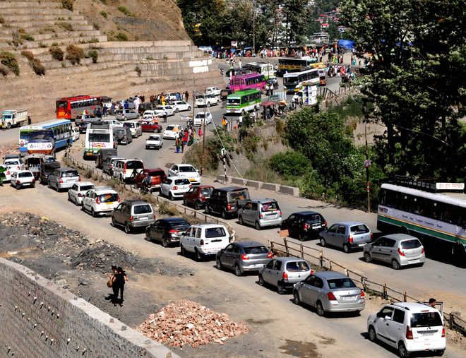 No arterial roads, tourists, locals suffer on Solan national highway