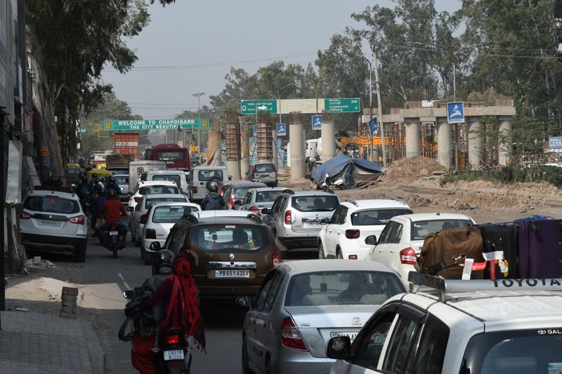 Taxi drivers cancel rides on Chandigarh-Zirakpur stretch in peak hours