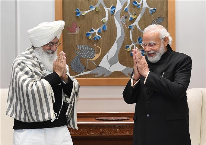 On Punjab visit eve, PM Modi meets Beas dera chief