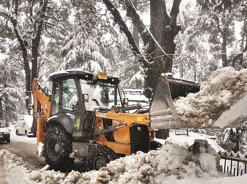 Road traffic hit in Dalhousie after heavy snowfall