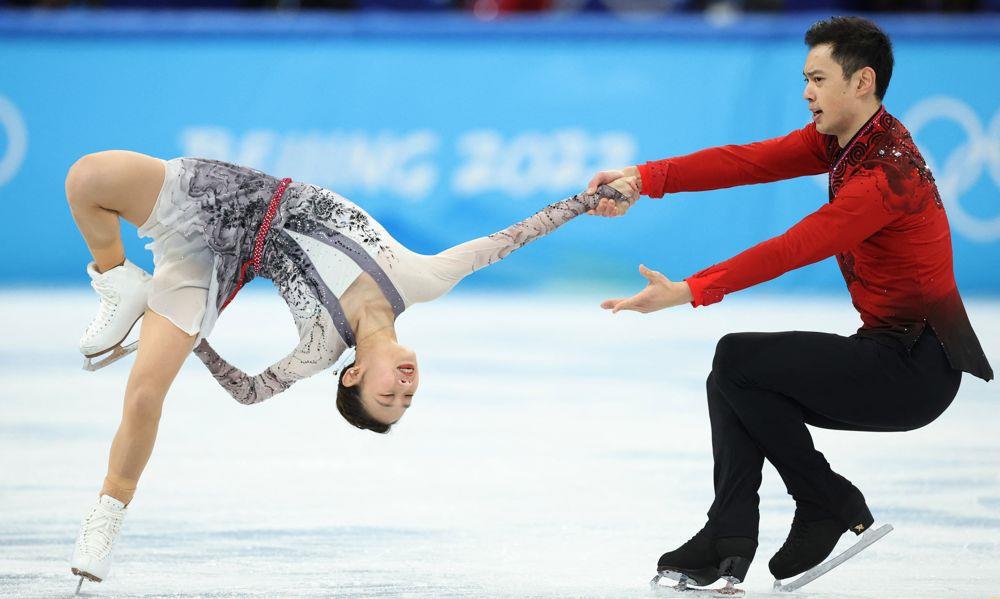 Winter Olympics: Peng Shuai engages in talks at Olympics