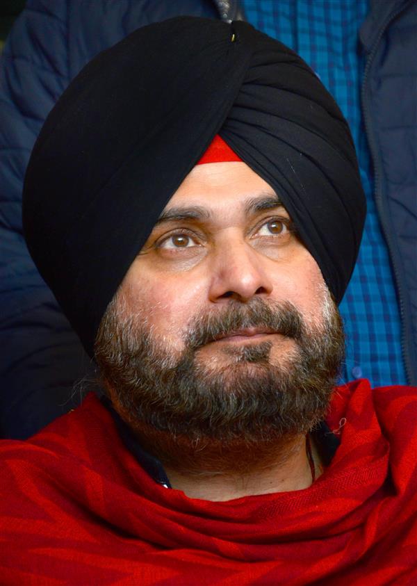Road rage case: Trouble for Navjot Sidhu as SC asks him to respond to plea to enlarge scope of review petition
