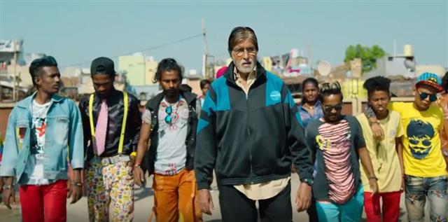 Jhund teaser: Amitabh Bachchan says his team is ready