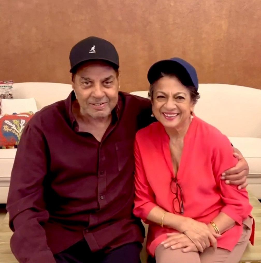 Dharmendra reunites with 'darling' Tanuja, the duo says to hell with those who are jealous