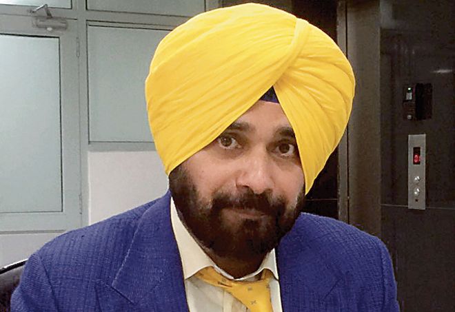 Navjot Sidhu among first Congress leaders to congratulate AAP, says 'voice of Punjab's people is voice of God'