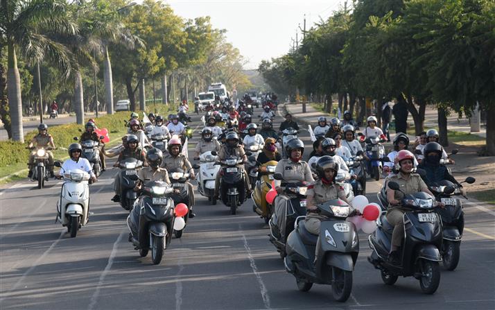 Panchkula Women cops hold bike rally