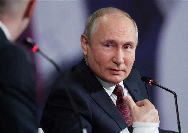 Group of Russian elite plans to assassinate Putin by poison, claims Ukraine intelligence