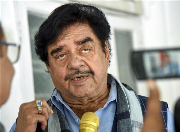 Shatrughan Sinha, Babul Supriyo to fight West Bengal byelections