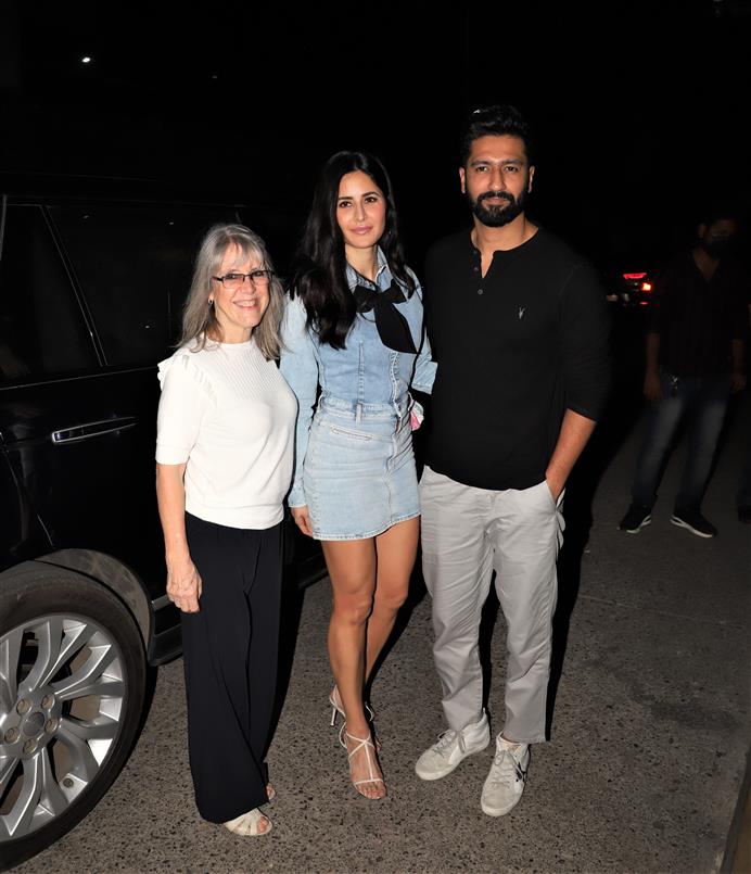 Vicky Kaushal and Katrina Kaif’s dinner outing with family
