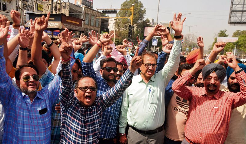 Bharat Bandh: Protests hit banking services, biz in Amritsar