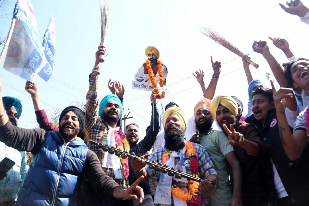 'Pad woman', sweeper's  son emerge giant slayers in Punjab election