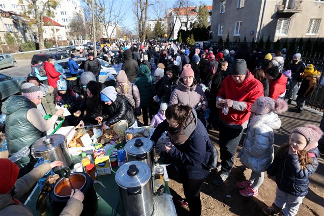 Germans offer up 300,000 private homes for refugees from Ukraine