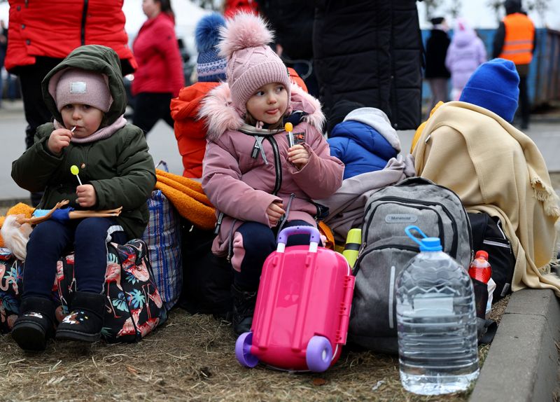 Ukraine crisis: Refugee surge to hit 1mn soon, says UN
