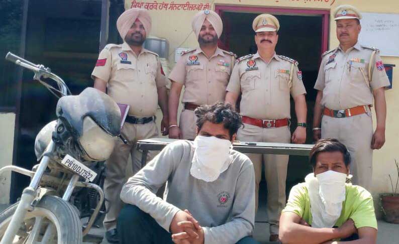 4 held in vehicle theft, snatching cases