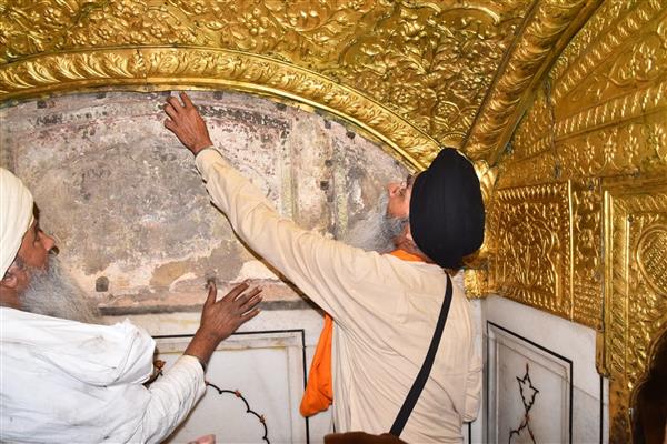 Work on repair of gold sheets begins in Golden Temple's sanctum sanctorum