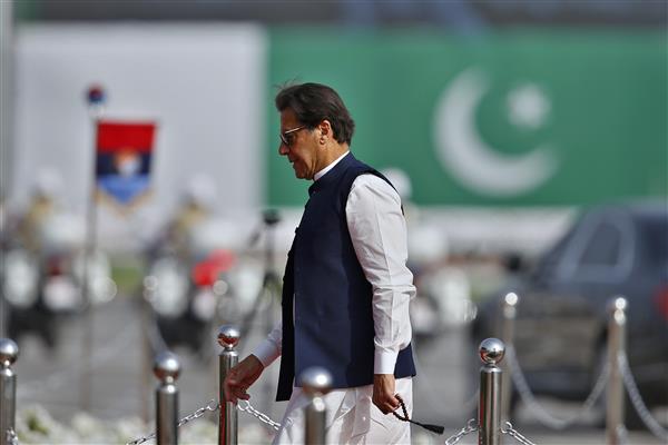 Pak minister rejects reports about army chief asking PM Imran Khan to resign