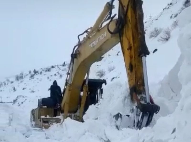 Efforts on to restore Manali-Leh highway by end of March