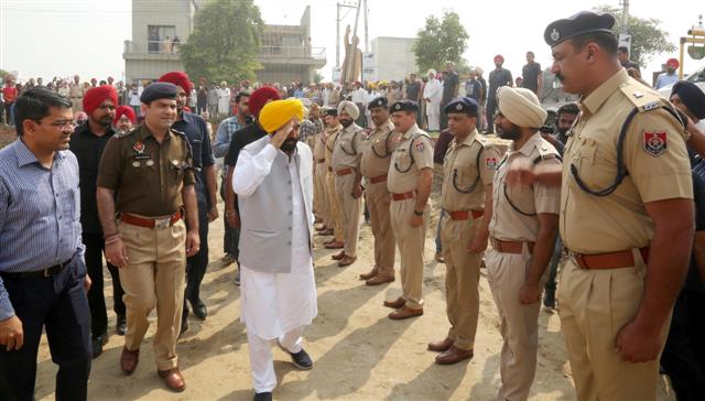 Redress grievances promptly, Punjab CM Bhagwant Mann asks police, civil officers in Sangrur