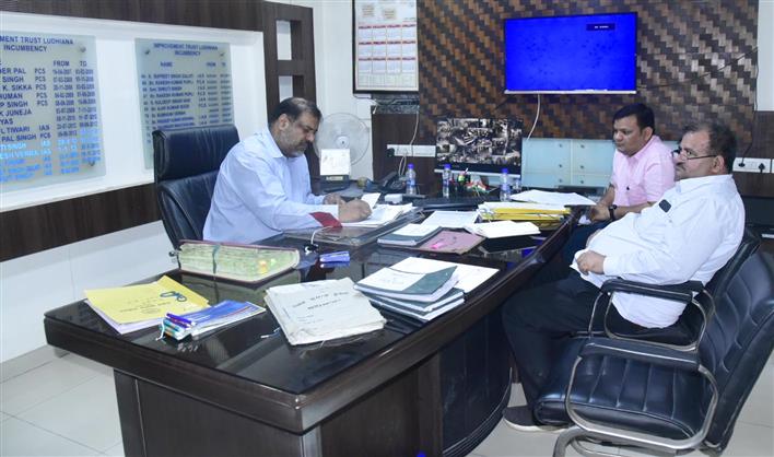 Vigilance team raids Ludhiana Improvement Trust office