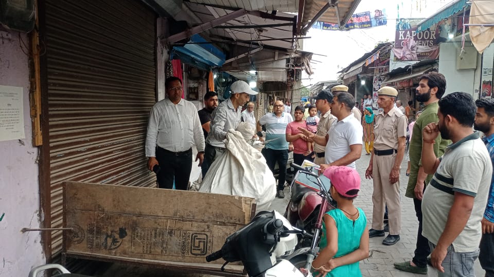 Whip cracked on Yamunanagar traders for littering