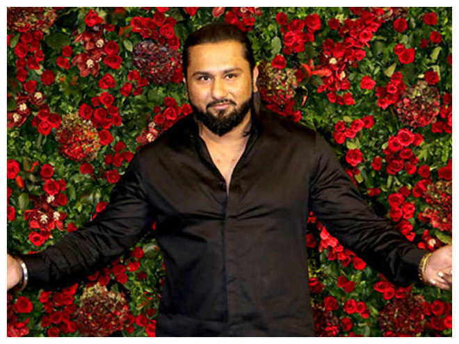 Case lodged for 'manhandling' of singer Yo Yo Honey Singh during show in  Delhi