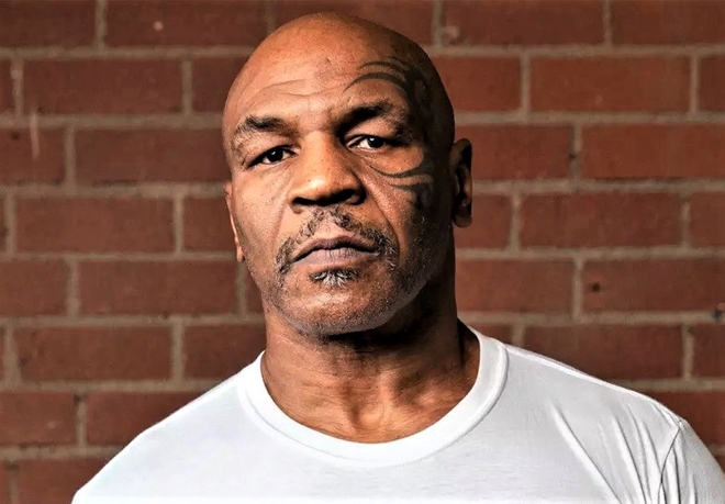 Video: Mike Tyson punches passenger on US plane