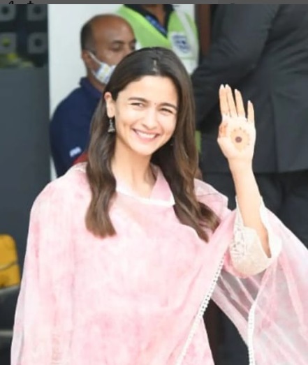 Newlywed Alia Bhatt spotted at airport, time to get back to work