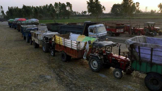 Tipper impounded for illegal mining in Dera Bassi