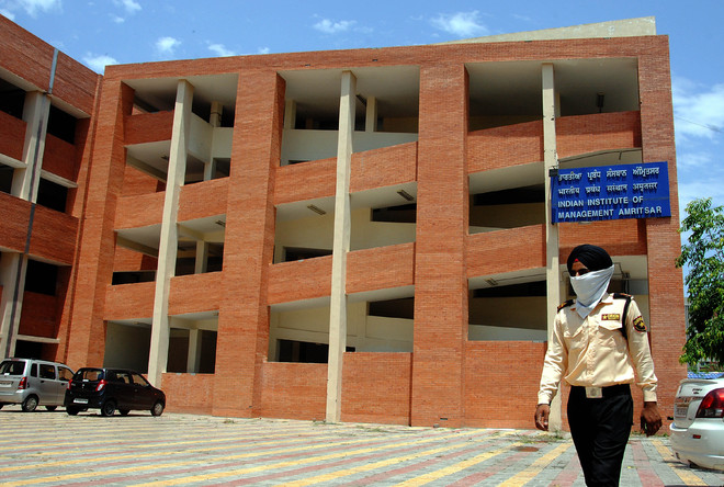 212 MBA students awarded degrees at IIM, Amritsar
