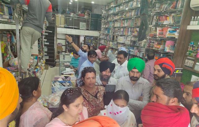 Bathinda: Excise Department sleuths raid book shops over 'tax evasion' charge