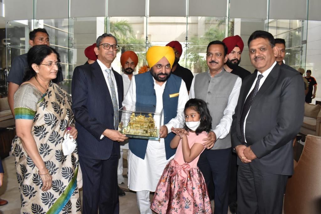 CM Bhagwant Singh Mann welcomes CJI on his maiden Punjab visit