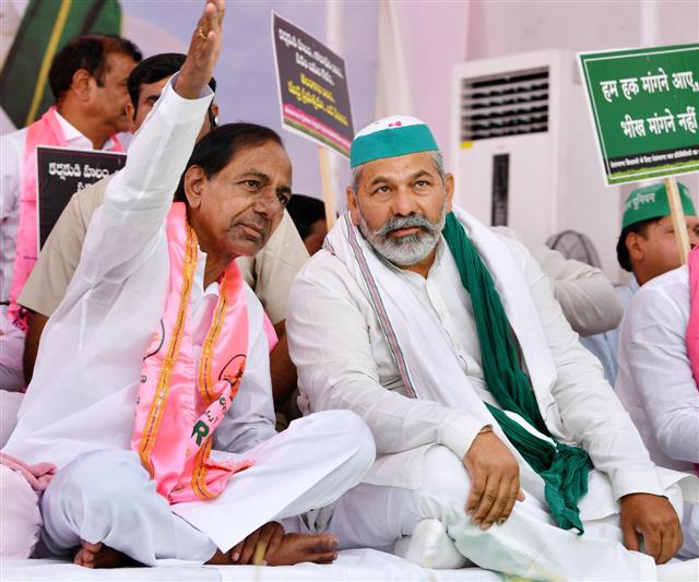 Procure paddy in 24 hours, KCR's ultimatum to Centre