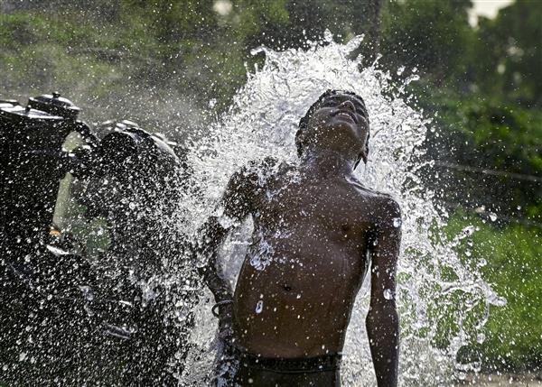 At 42.4 degrees Celsius, Delhi records April’s hottest day in 5 years