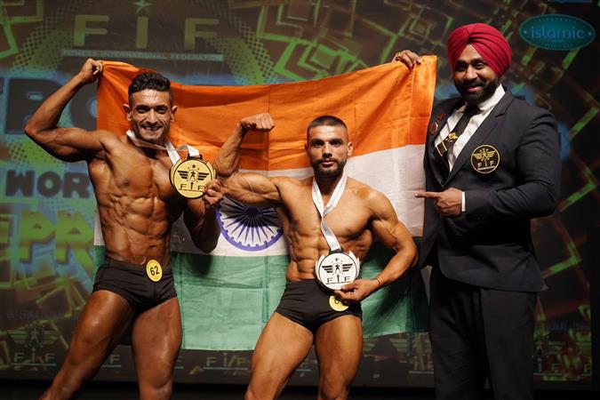 Bodybuilders win 15 medals at world meet