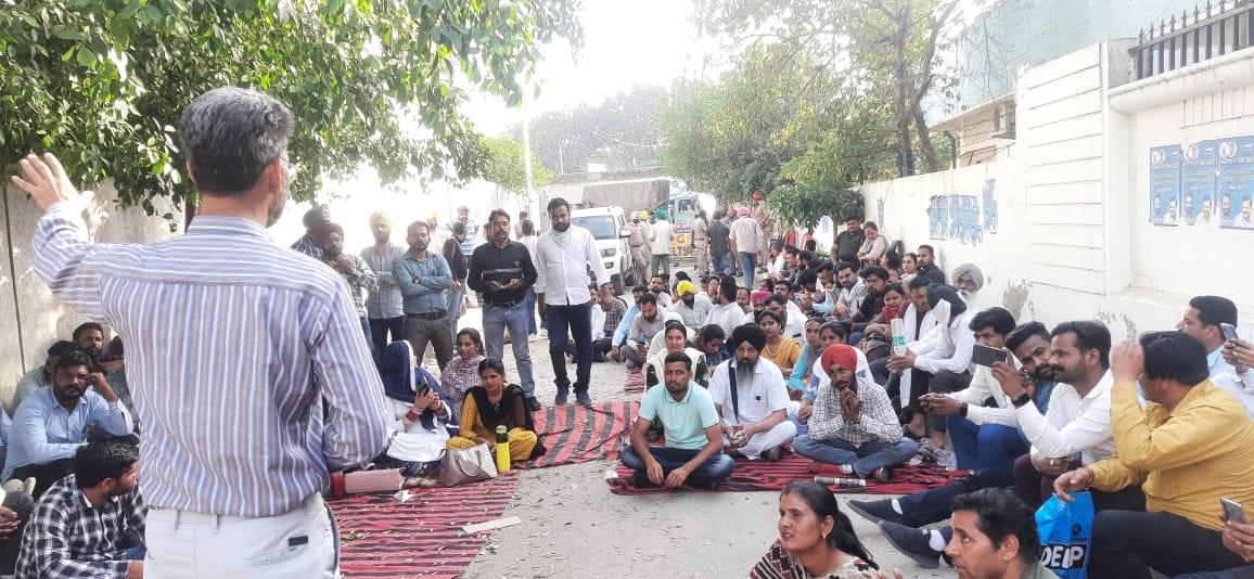 Teachers hold sit-in over delay in joining orders