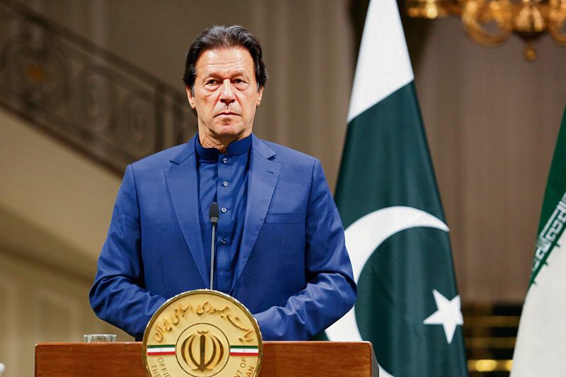 Pakistan political crisis: Midnight no-trust vote ousts Imran Khan