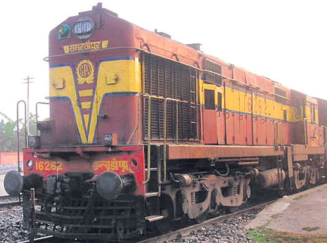 Over 50 per cent mail, express trains ran late: CAG