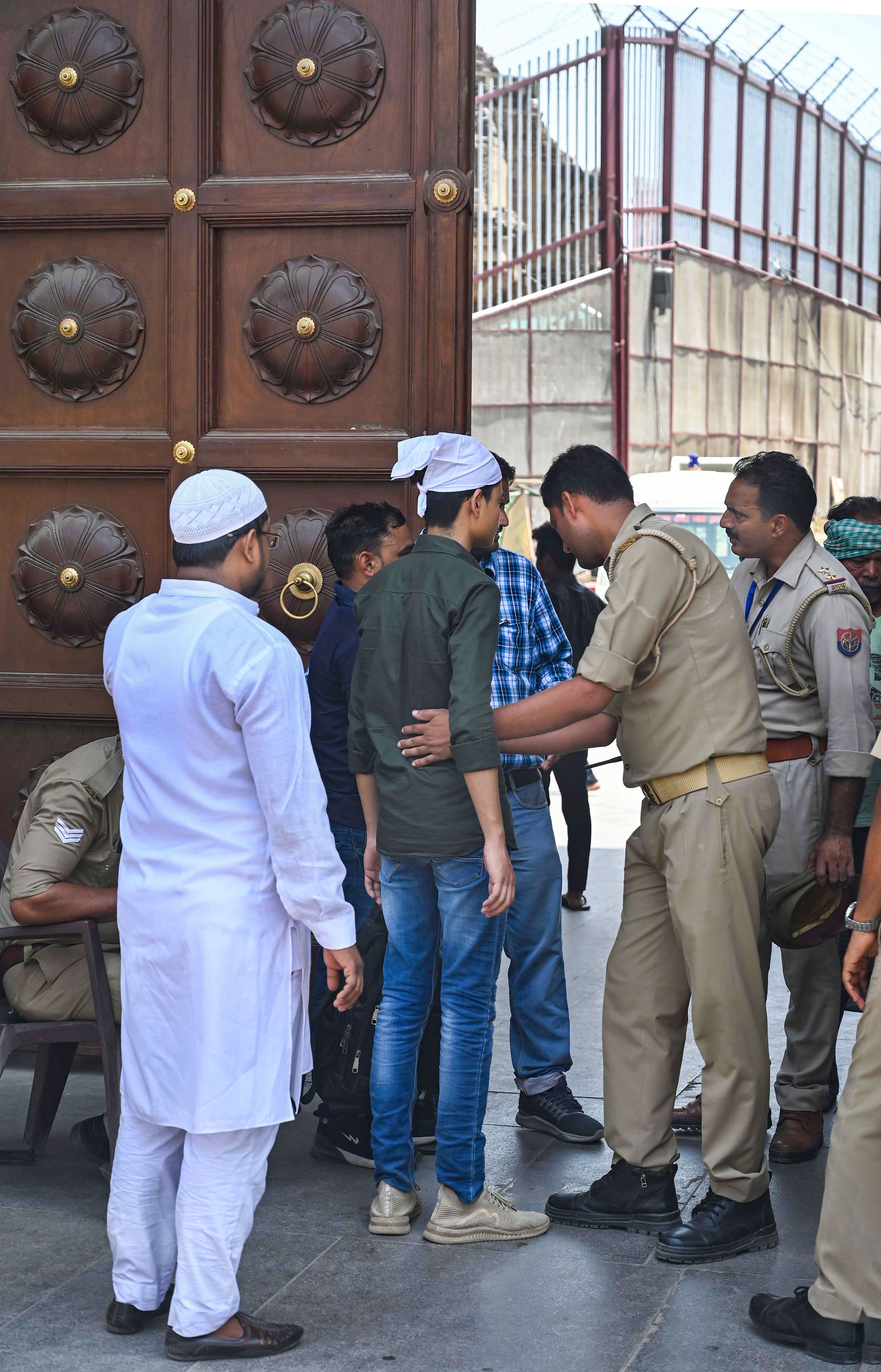 Gyanvapi mosque: Protect area where 'Shivling' found, but allow Muslims to offer namaz, orders Supreme Court