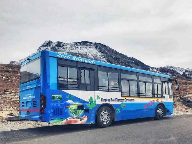 Electric bus for Rohtang tourists resumes