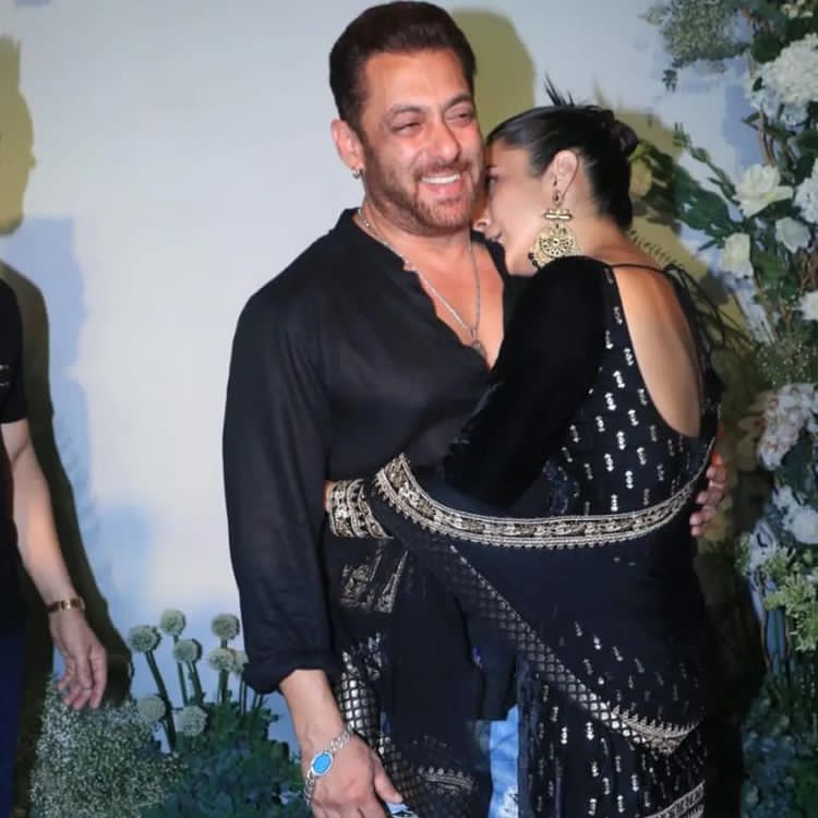 Shehnaaz Gill-Salman Khan's adorable moments at Arpita Eid bash melt hearts, fans say 'she is family to him'