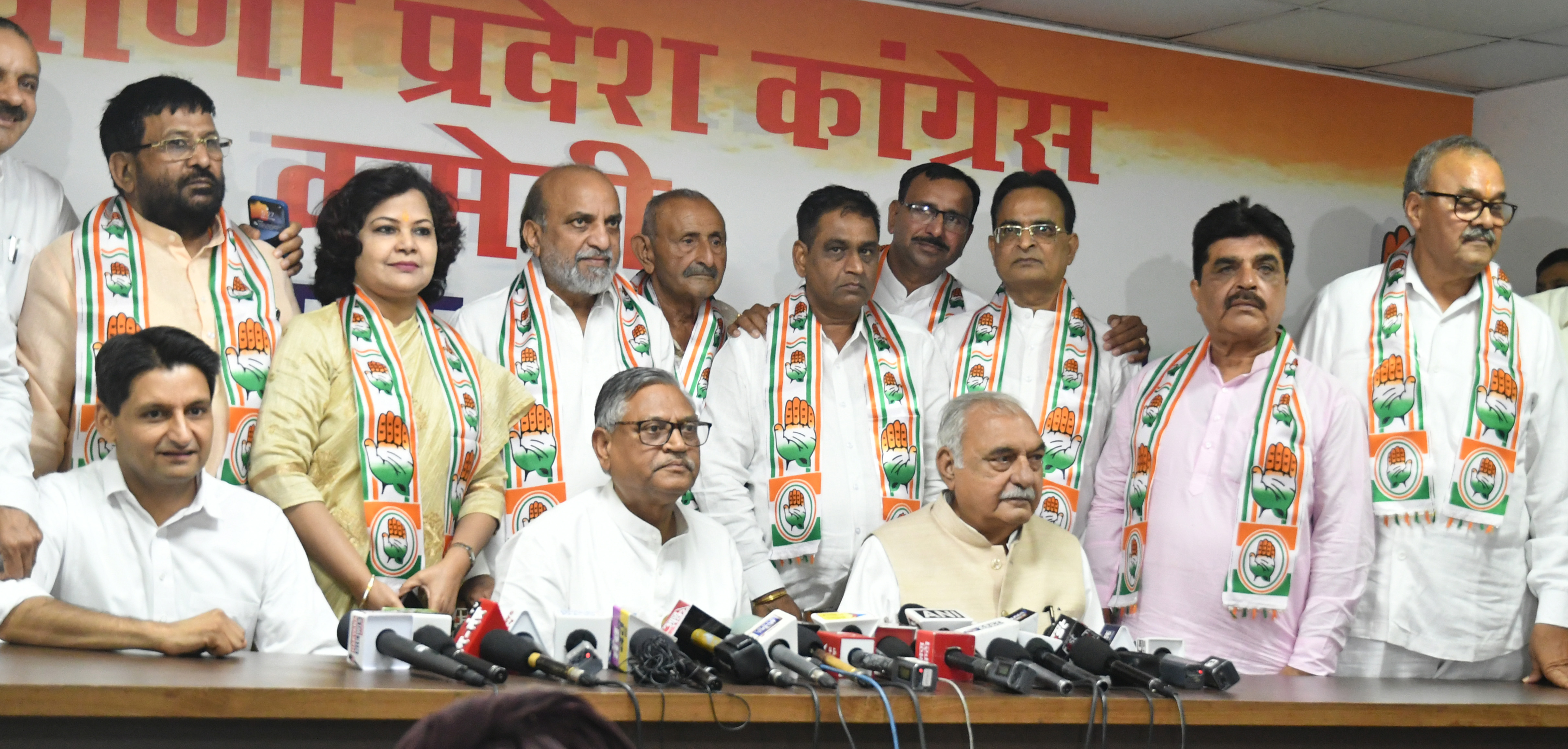 8 ex-MLAs join Congress in Haryana