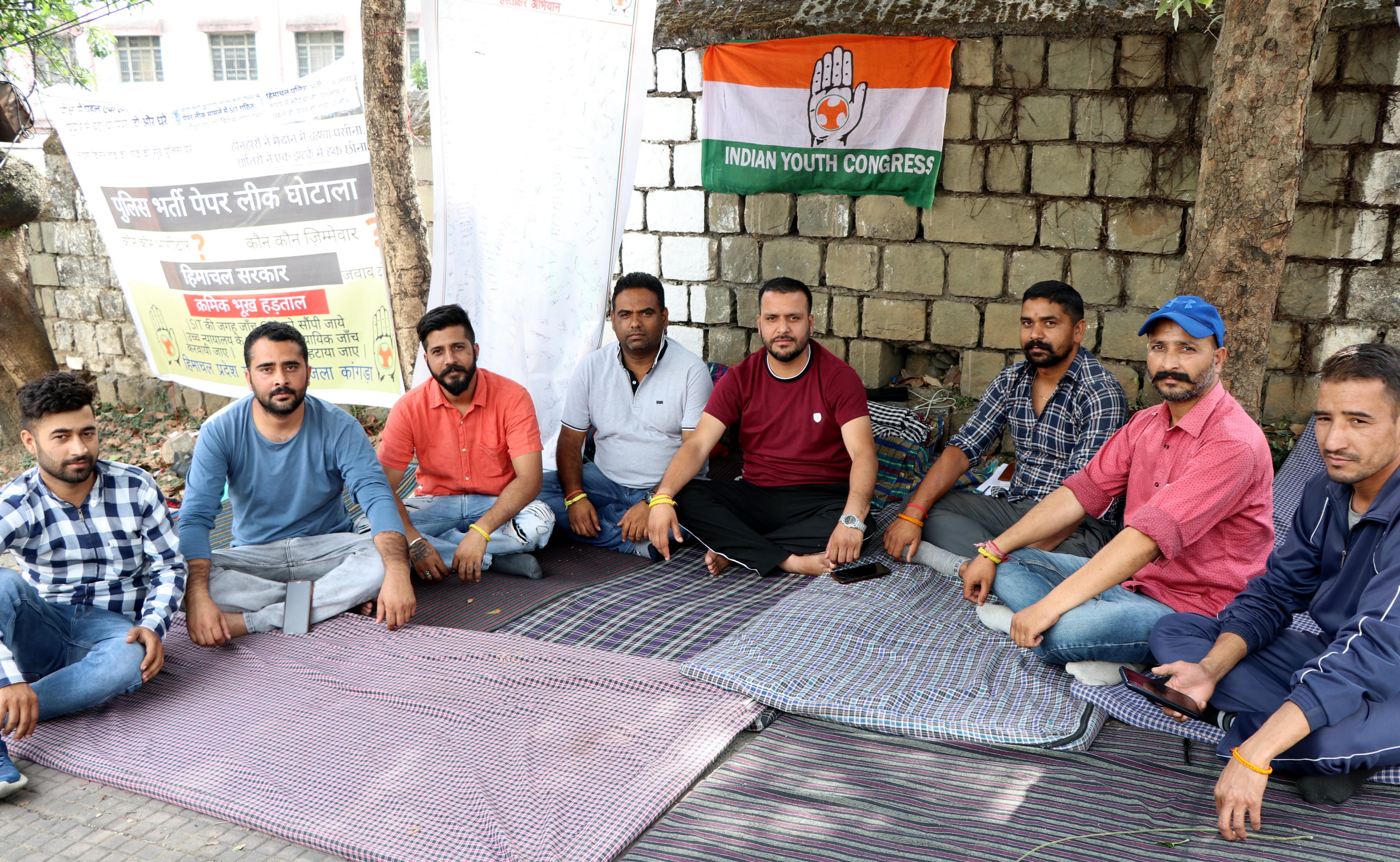 Punish those behind Himachal police paper leak, say AAP, Youth Congress