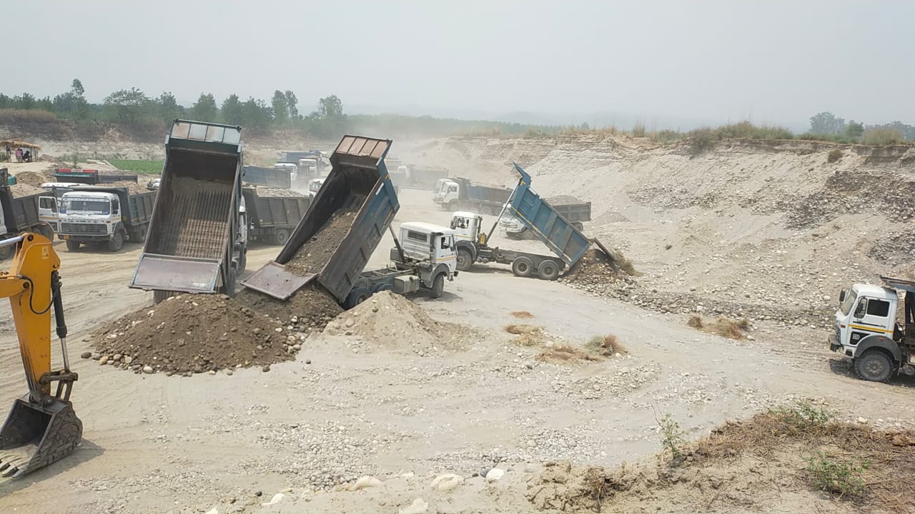 Villagers force ‘illegal’ miners to leave in Ropar